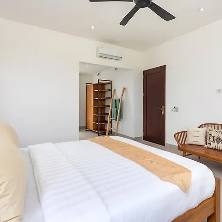 Villa Besakih 5BR, 5 mins to beach - Canggu Bagian luar foto