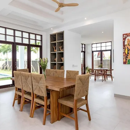 Villa Besakih 5BR, 5 mins to beach - Canggu Bagian luar foto
